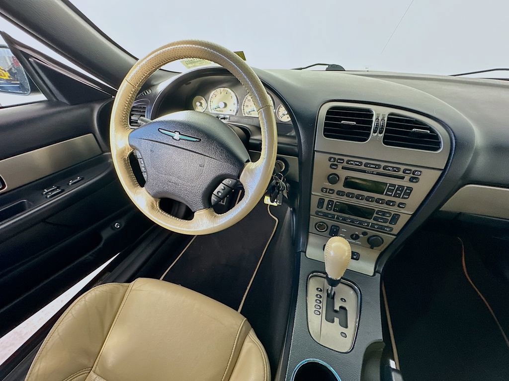 Used 2005 Ford Thunderbird RWD image 9