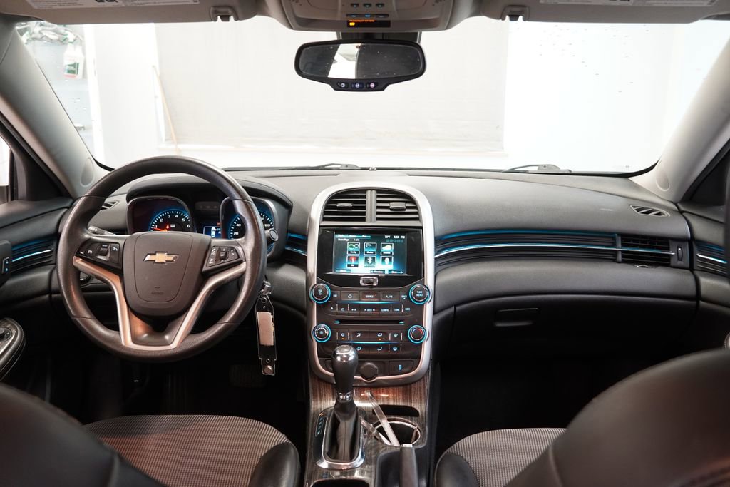 Used 2015 Chevrolet Malibu LT w/ Power Convenience Package FWD image 17