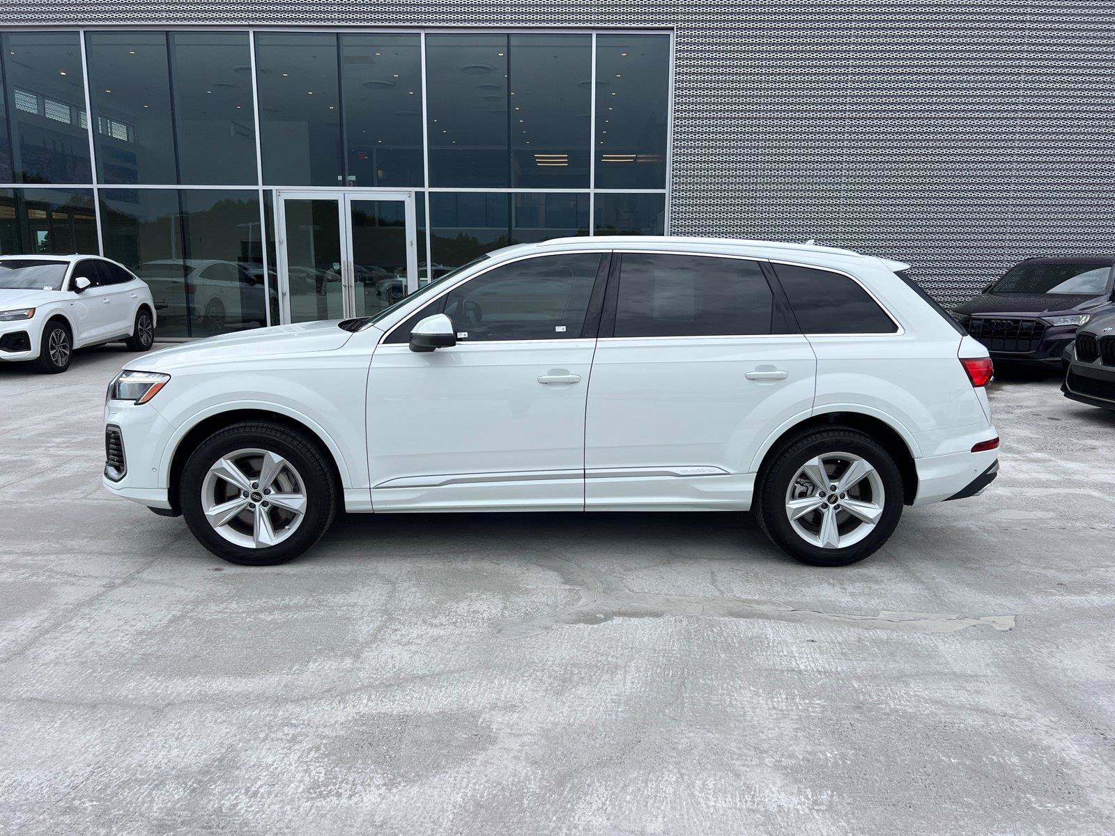 Certified 2025 Audi Q7 3.0T Premium w/ Convenience Package AWD/4WD image 8
