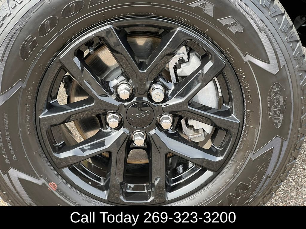 Used 2023 Jeep Wrangler Sport image 8