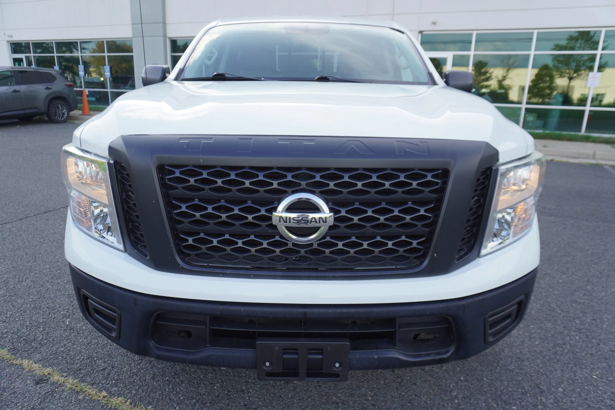 Used 2017 Nissan Titan S AWD/4WD image 2