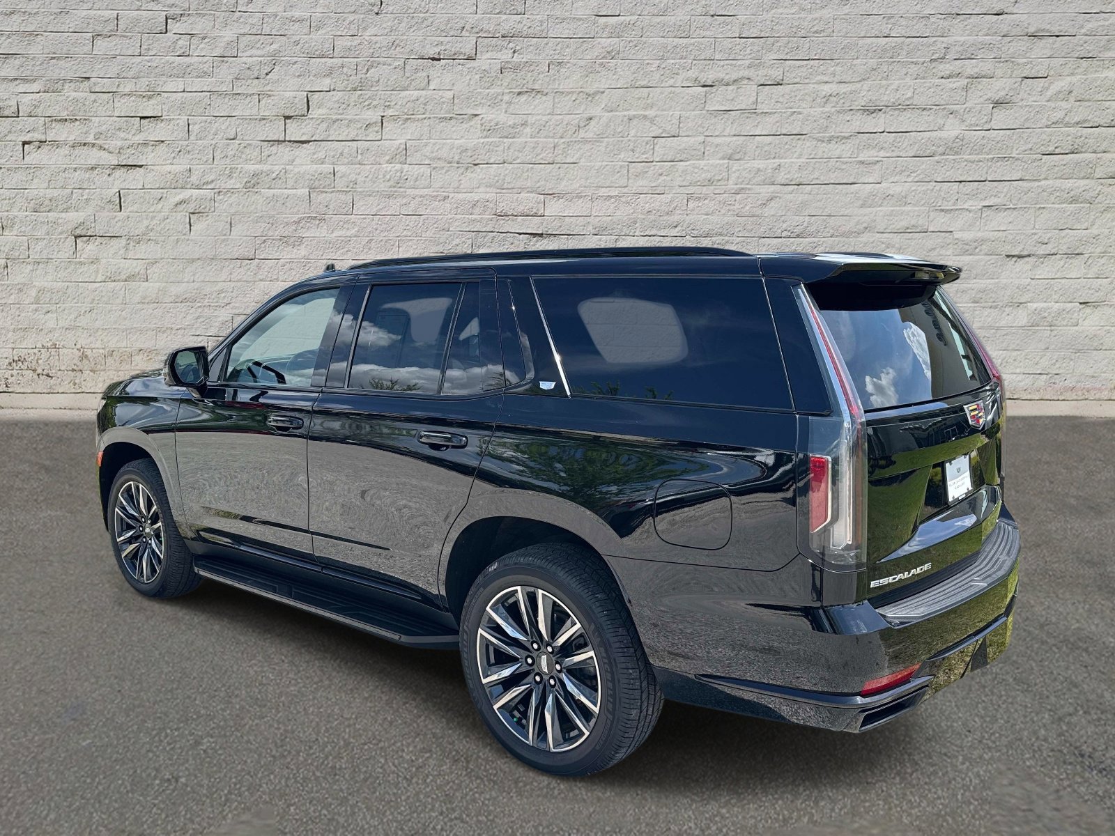 Used 2024 Cadillac Escalade Sport AWD/4WD image 3