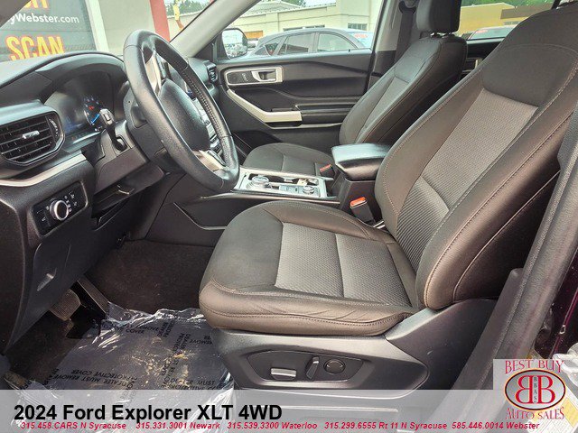 Used 2024 Ford Explorer XLT AWD/4WD image 10