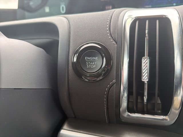 Used 2025 Ford Expedition Max Platinum w/ Driver's Package image 58