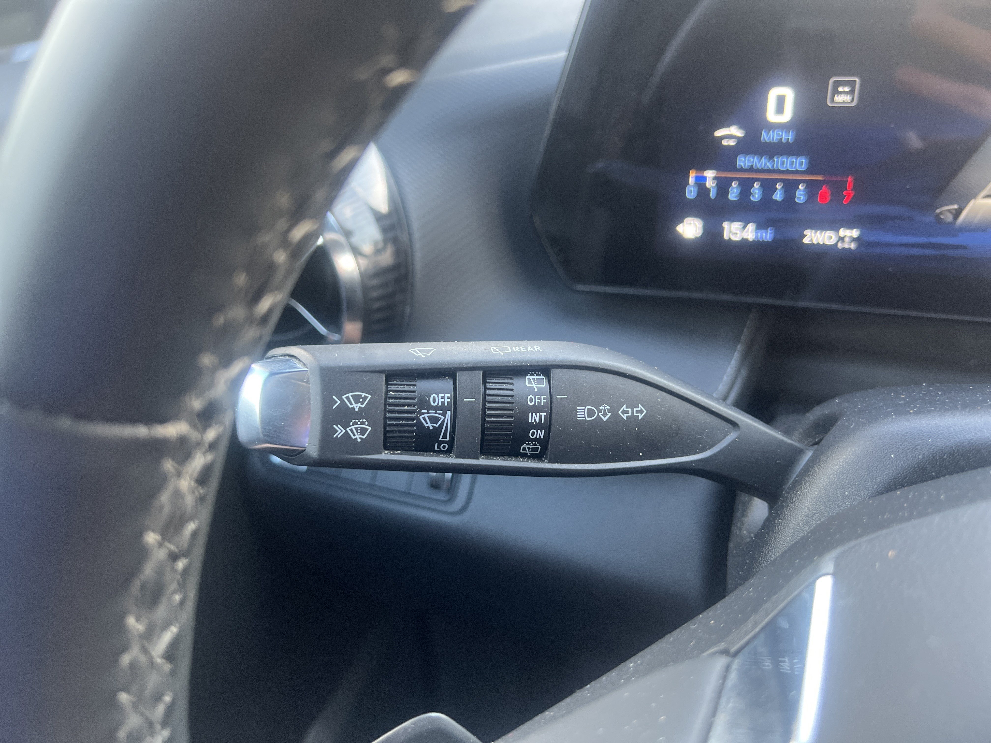 Used 2025 Chevrolet Equinox LT w/ Convenience Package II AWD/4WD image 36