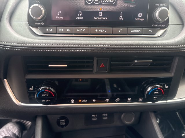 Used 2025 Nissan Rogue SV w/ SV Premium Package FWD image 16