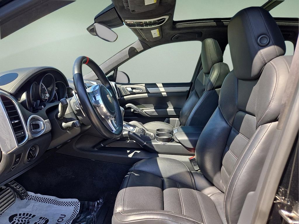 Used 2014 Porsche Cayenne Turbo AWD/4WD image 13