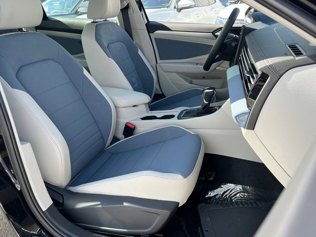 New 2025 Volkswagen Jetta SE image 8