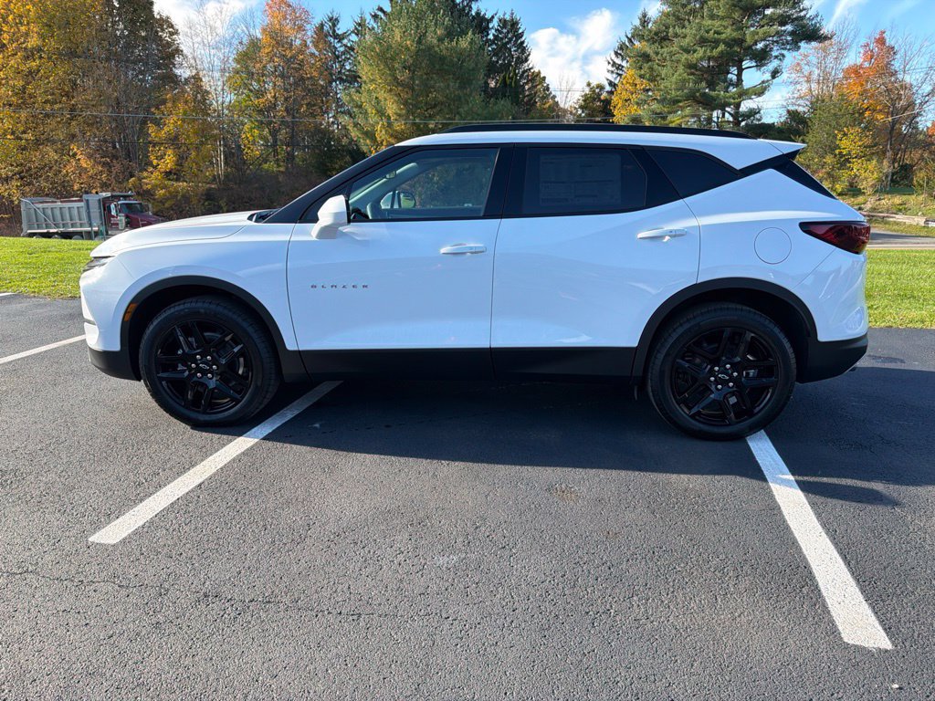 New 2026 Chevrolet Blazer LT w/ Convenience Package AWD/4WD image 6