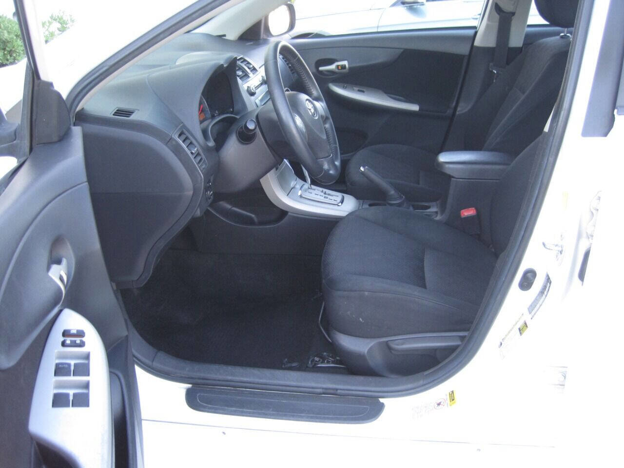 Used 2010 Toyota Corolla S image 22