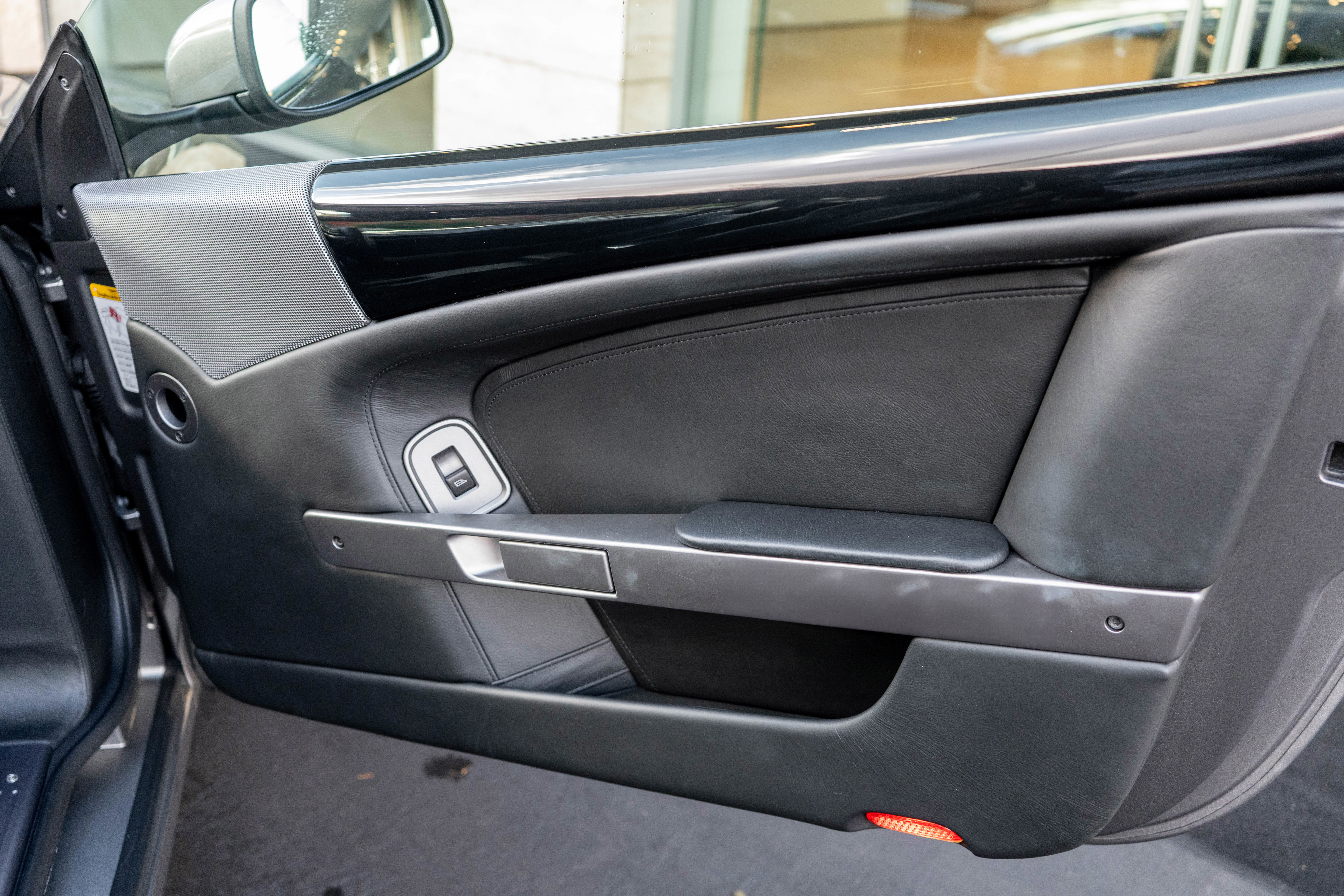 Used 2009 Aston Martin DB9 Volante RWD image 32