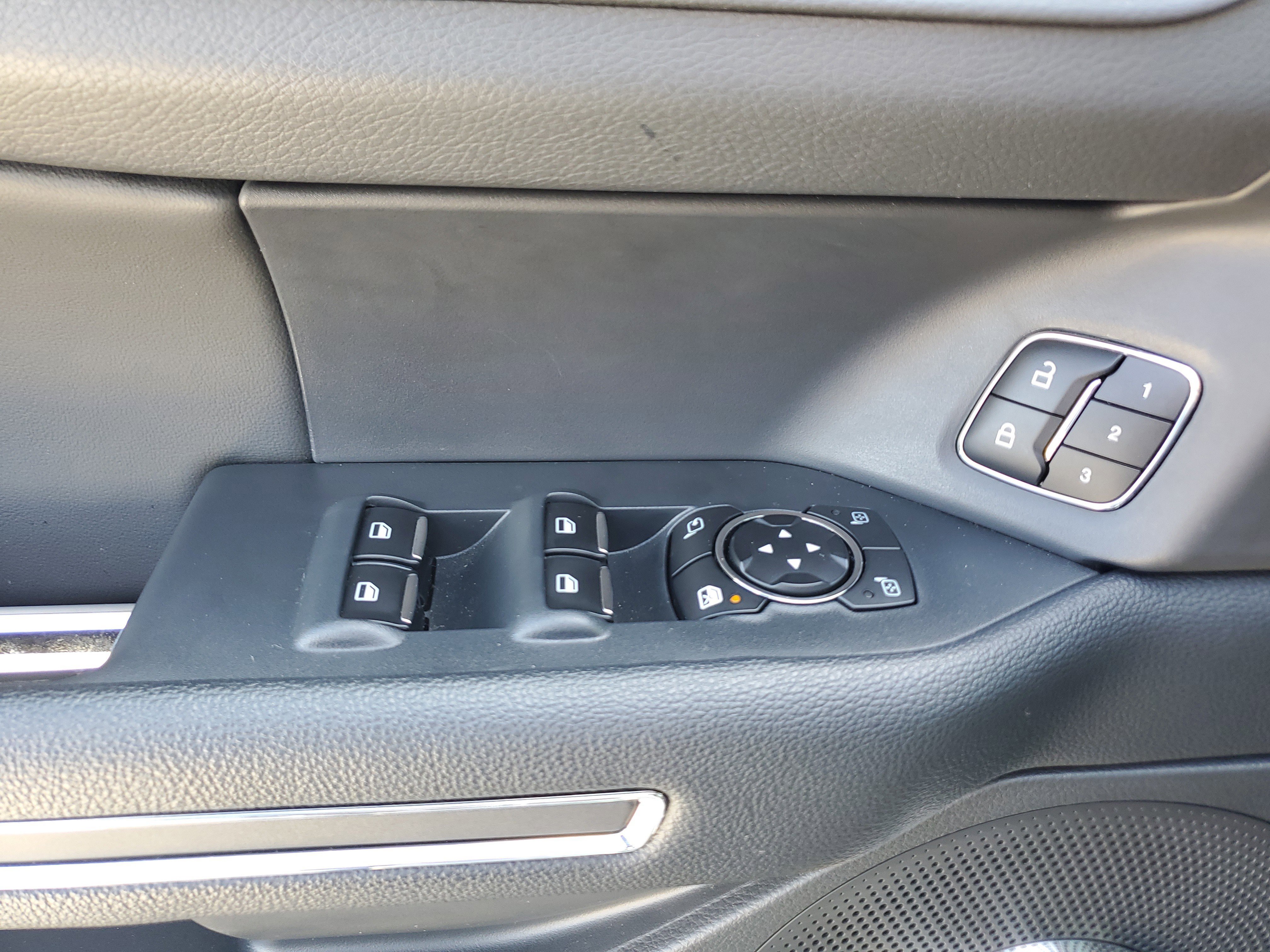 Used 2023 Ford Expedition Limited image 29