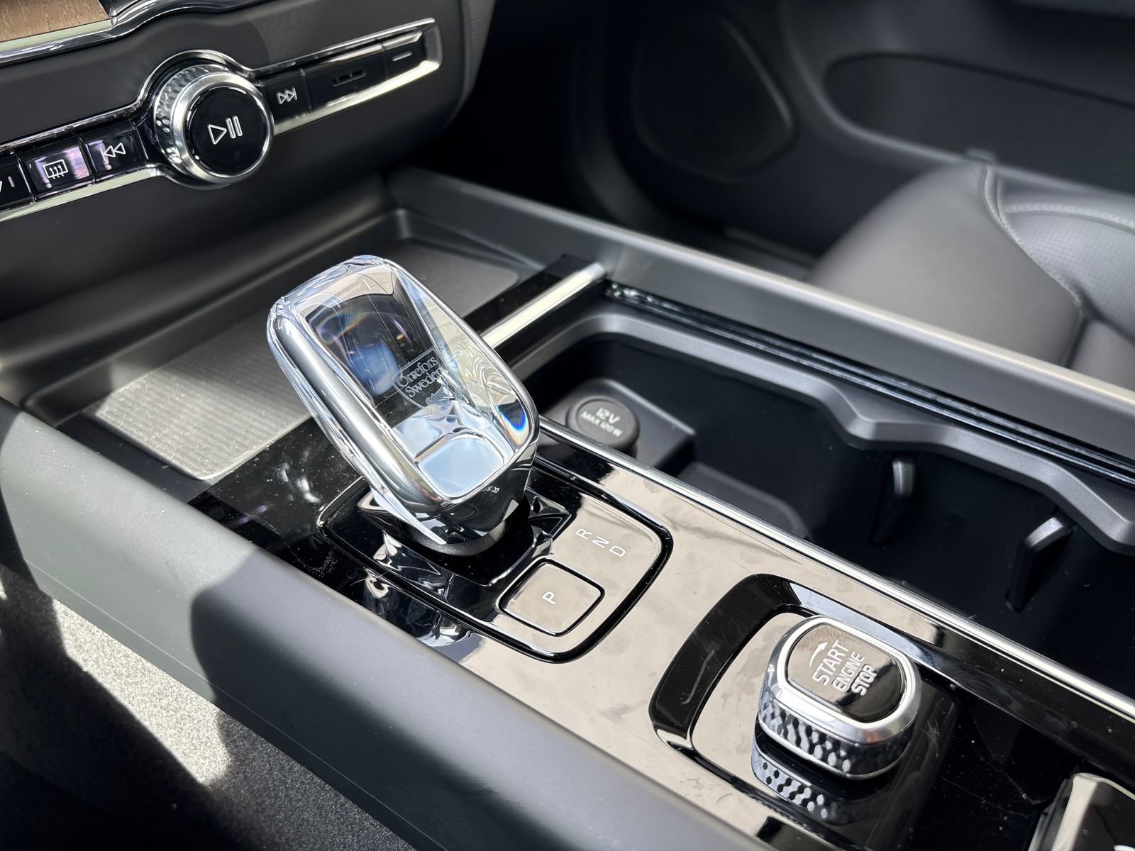 New 2026 Volvo XC60 B5 Ultra w/ Climate Package image 29