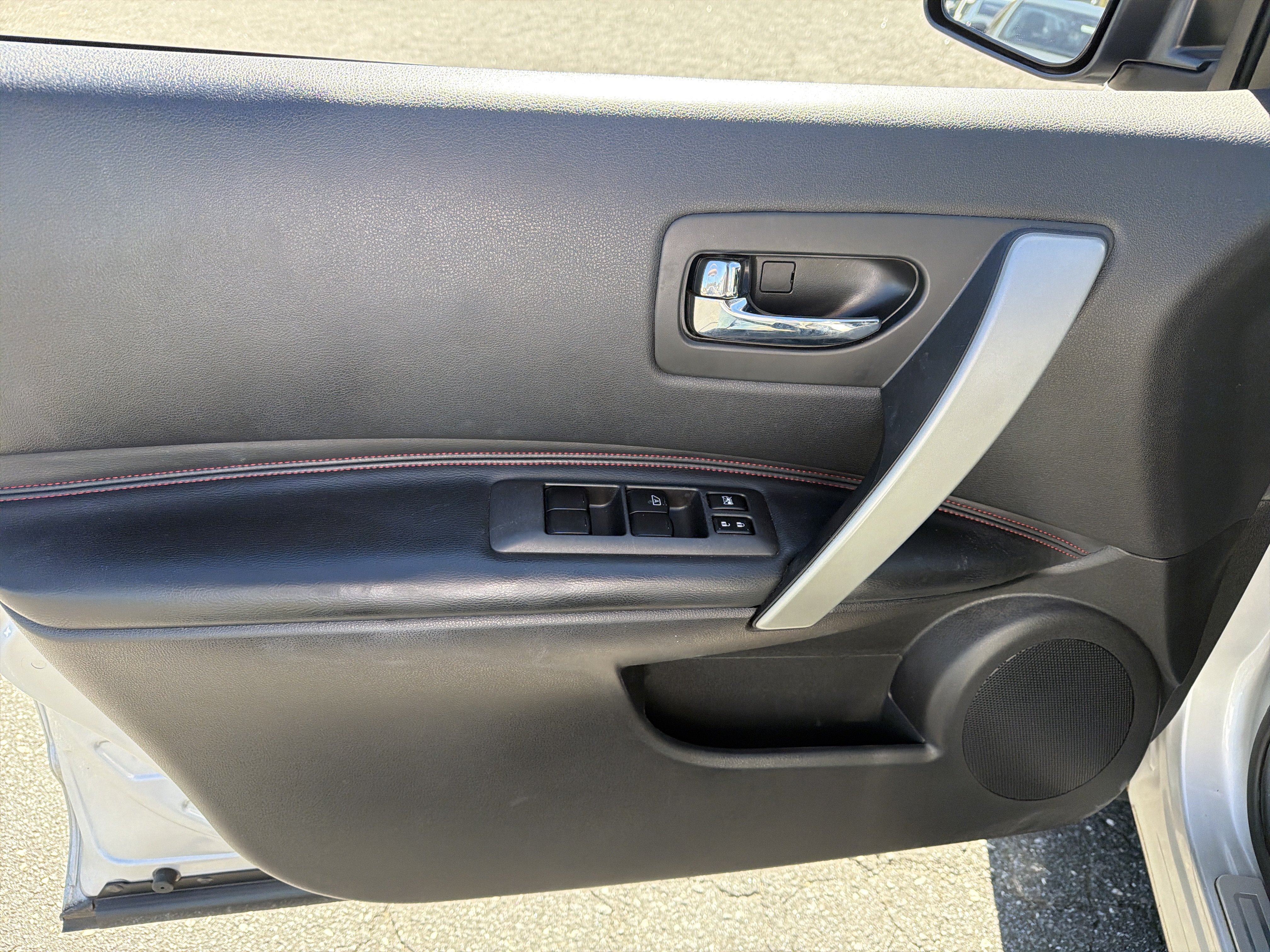 Used 2013 Nissan Rogue SL AWD/4WD image 15