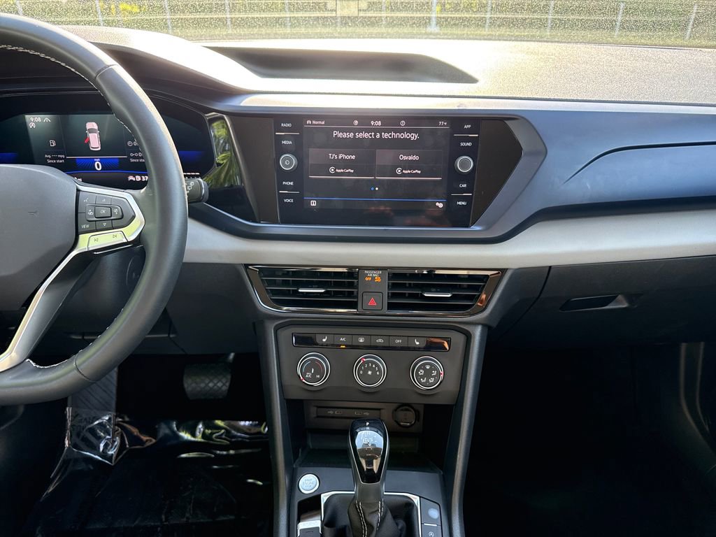 Used 2022 Volkswagen Taos SE image 18