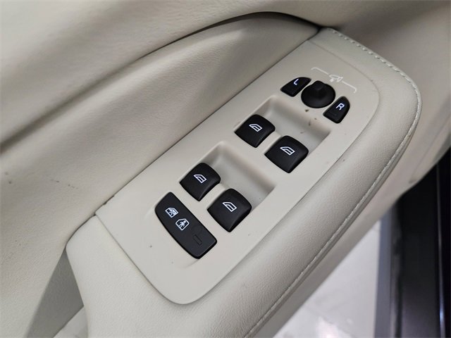 New 2026 Volvo V60 B5 Cross Country Plus w/ Protection Package Premier image 23