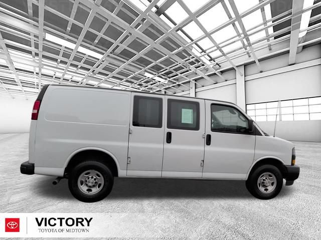 Used 2021 Chevrolet Express 2500 w/ Driver Convenience Package RWD video 2