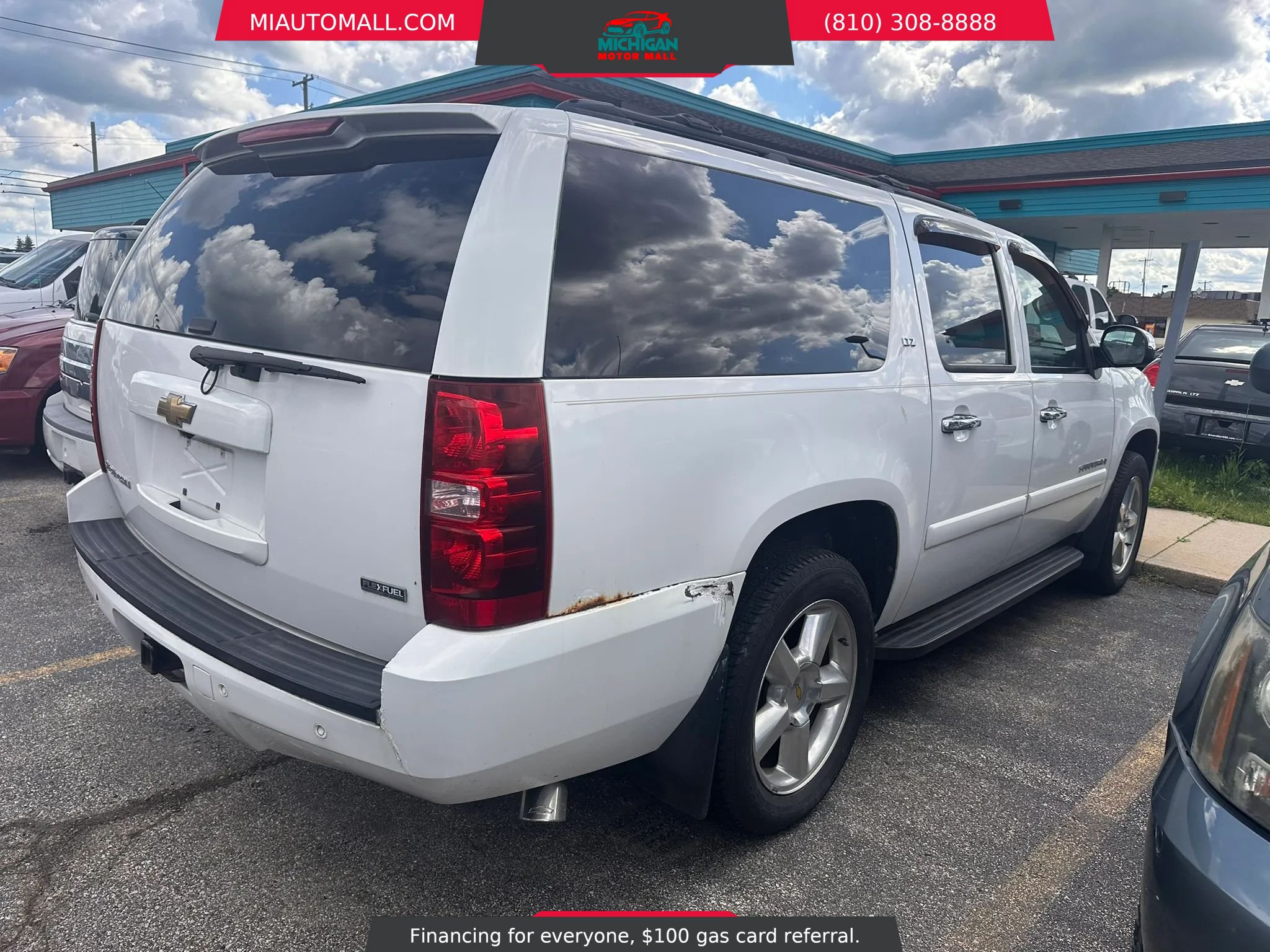 Used 2008 Chevrolet Suburban LTZ w/ LTZ Preferred Equipment Group AWD/4WD image 4