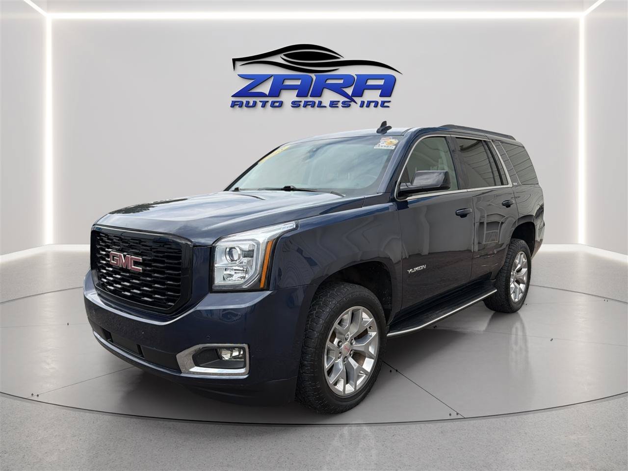 Used 2018 GMC Yukon SLE w/ SLE Value Package AWD/4WD image 3