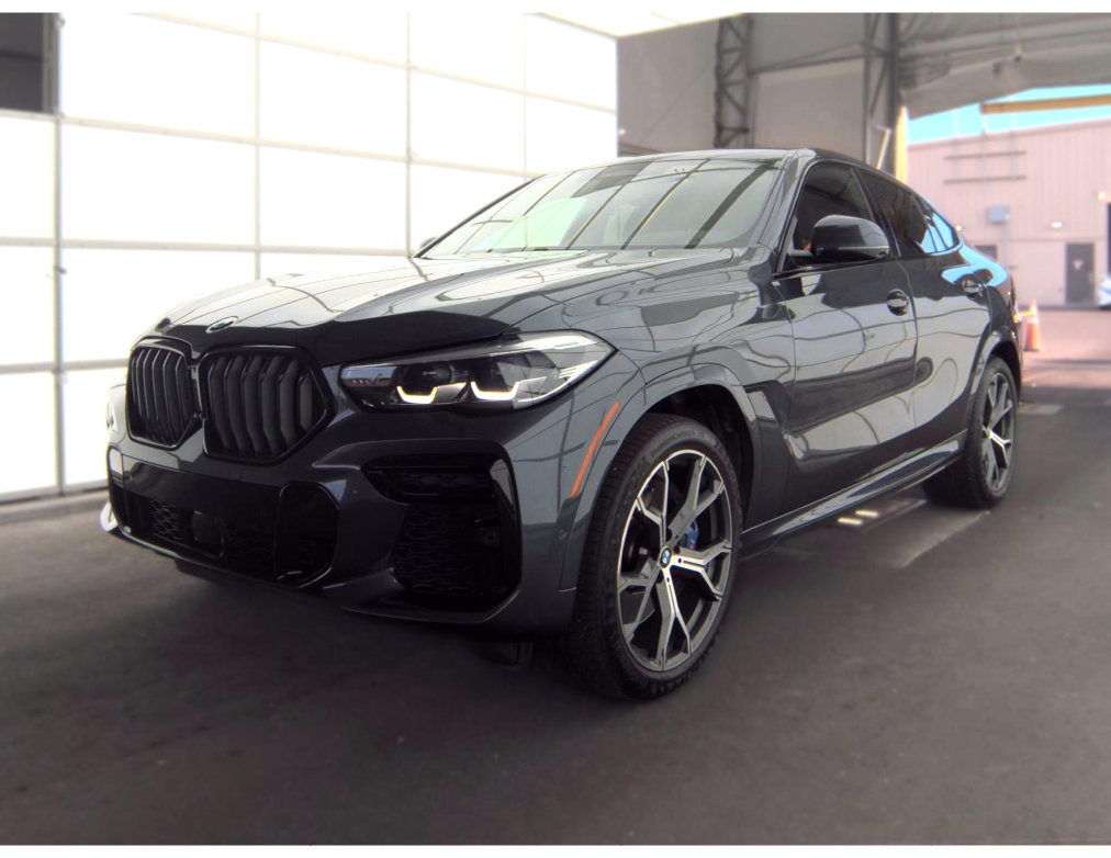 Used 2022 BMW X6 M50i AWD/4WD image 2