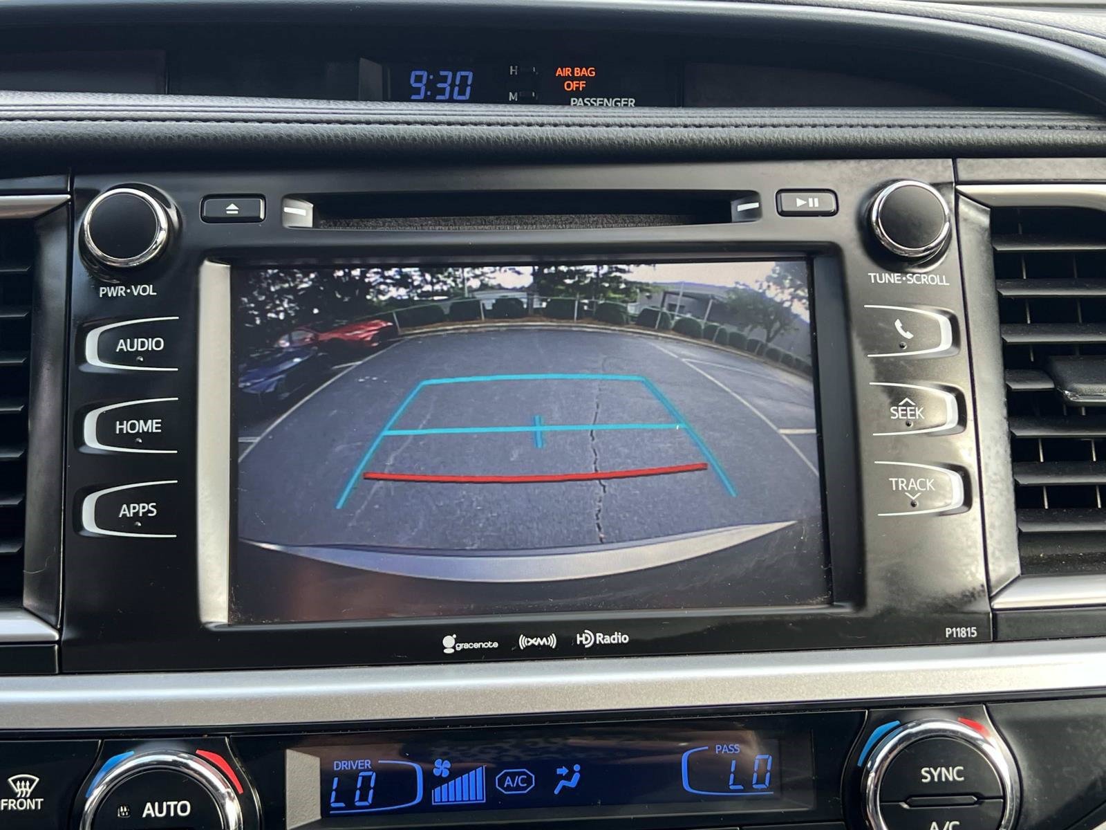 Used 2019 Toyota Highlander Plus FWD image 29