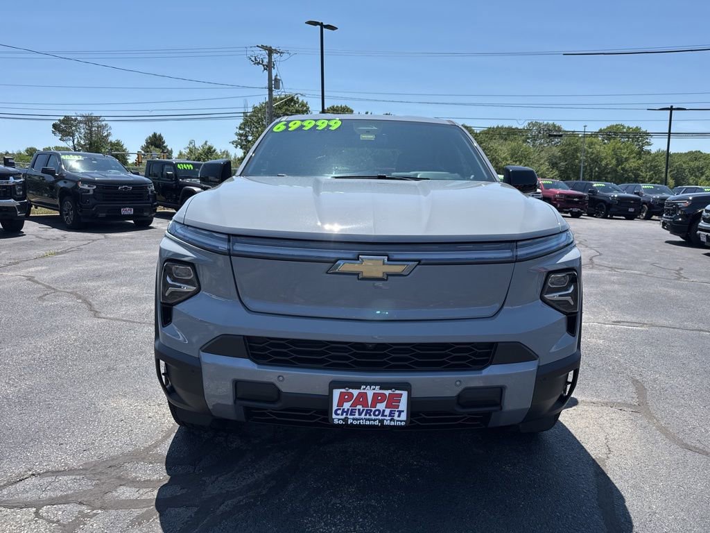 Used 2025 Chevrolet Silverado EV LT image 8