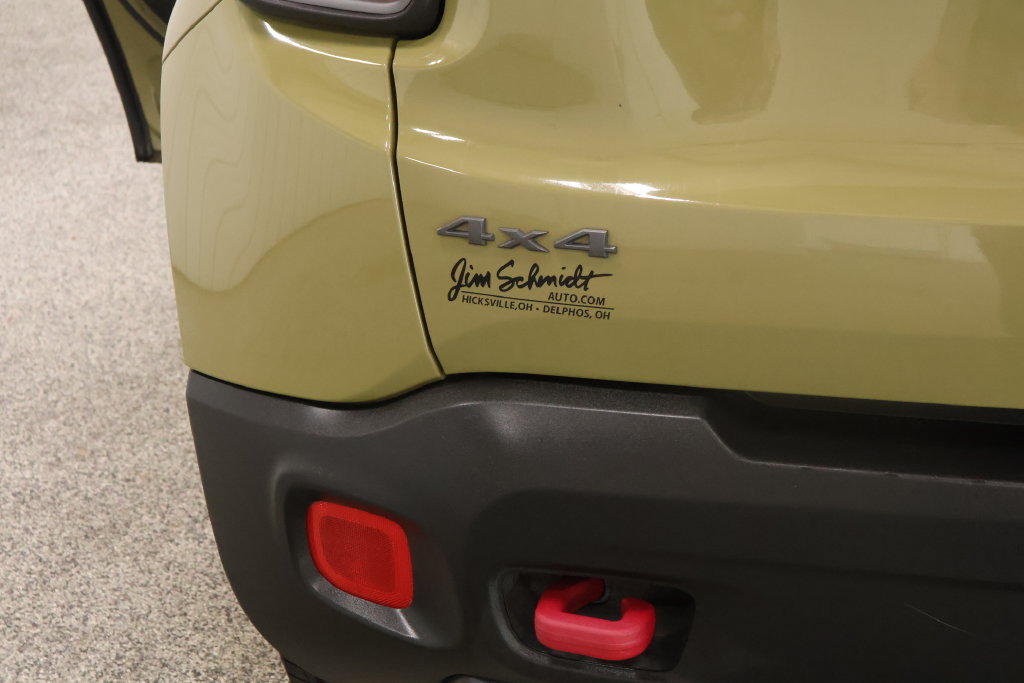 Used 2015 Jeep Renegade Trailhawk AWD/4WD image 33