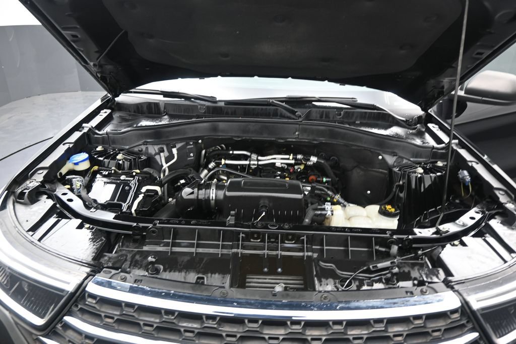 Used 2021 Ford Explorer XLT RWD image 17