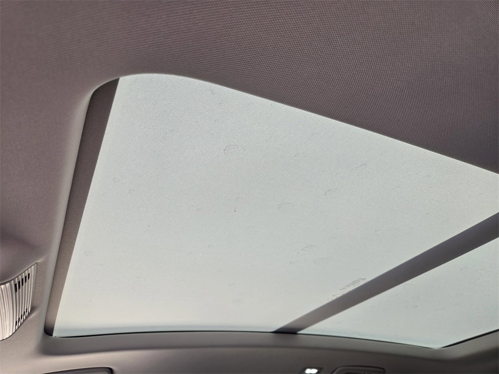 New 2025 Volkswagen Tiguan SE image 21