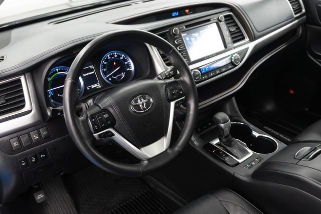 Used 2018 Toyota Highlander Limited Platinum AWD/4WD image 4