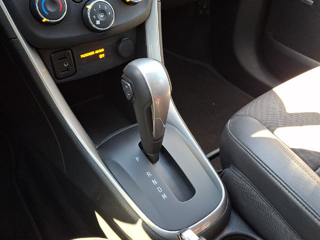 Used 2020 Chevrolet Trax LT w/ Sun & Sound Package FWD image 15