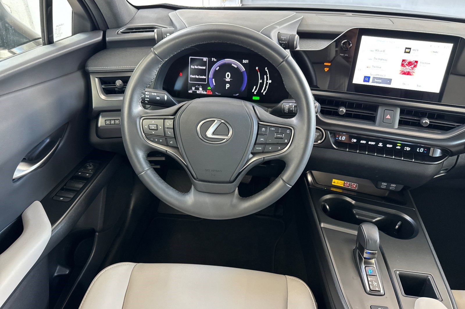 Certified 2026 Lexus UX 300h FWD w/ Accessory Package (Z1) image 18