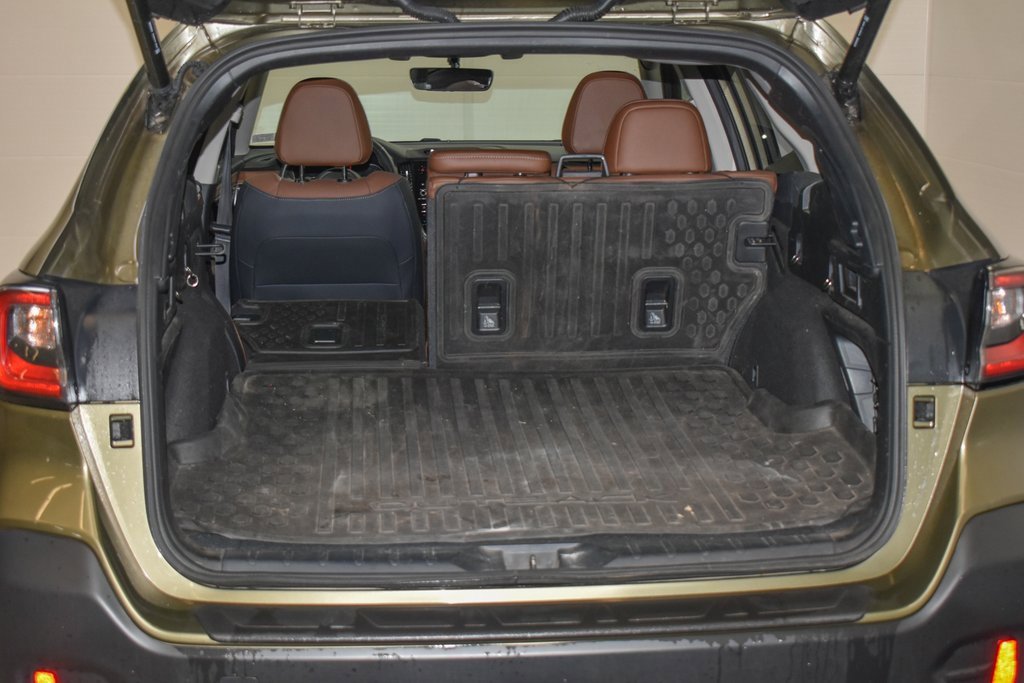 Used 2022 Subaru Outback Touring w/ Popular Package #2 image 25