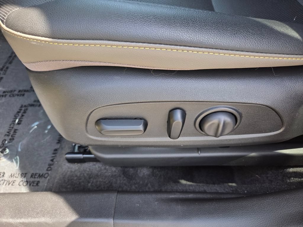 Used 2025 Chevrolet Trax ACTIV w/ Driver Confidence Package FWD image 5