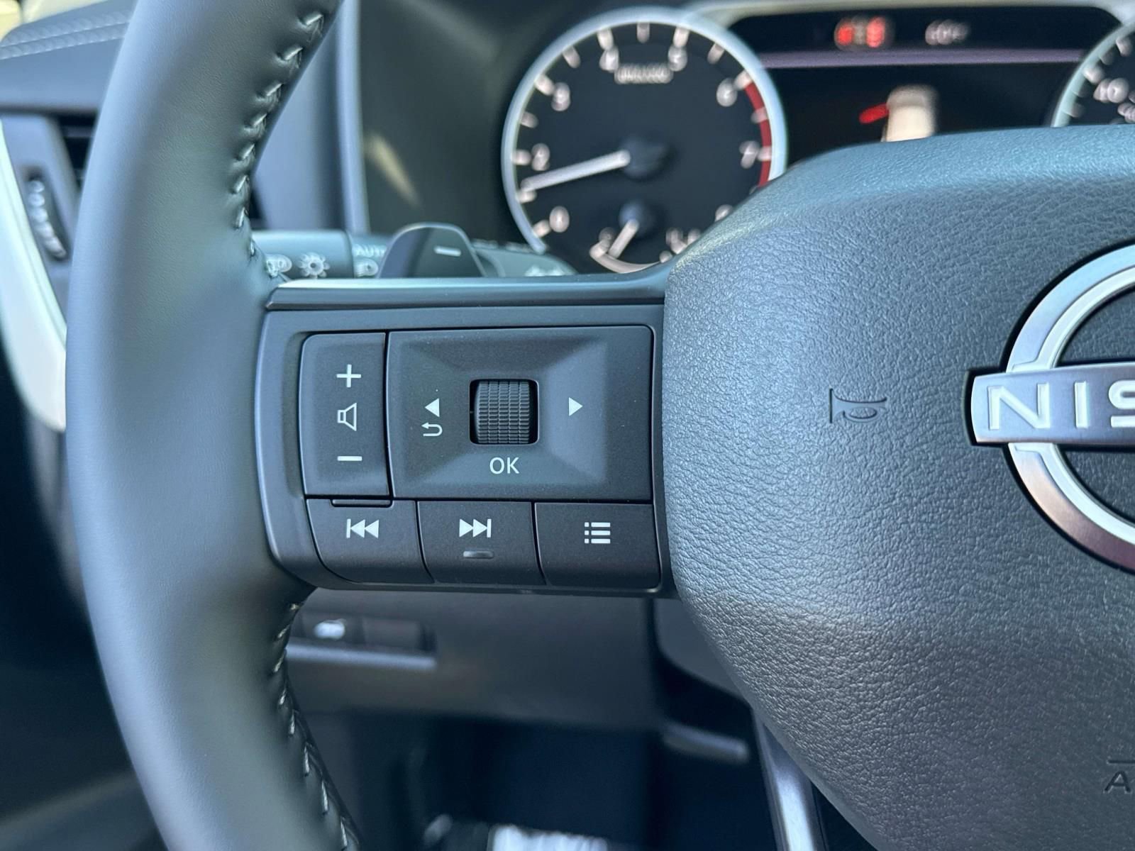 New 2026 Nissan Rogue SV AWD/4WD image 14