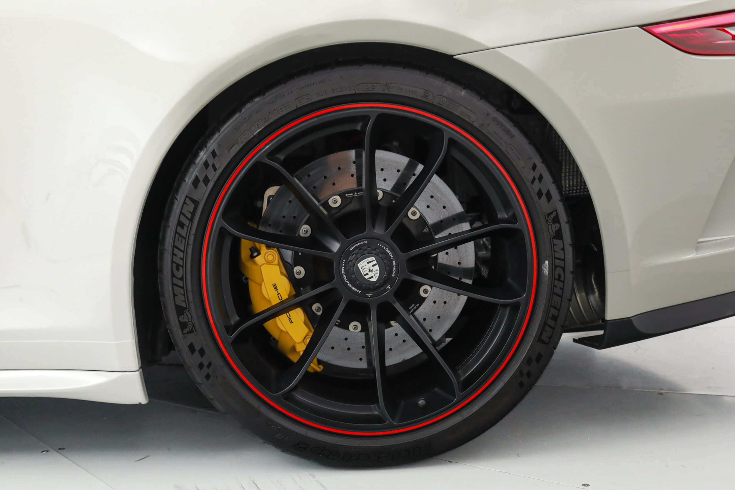 Used 2019 Porsche 911 Speedster RWD image 40