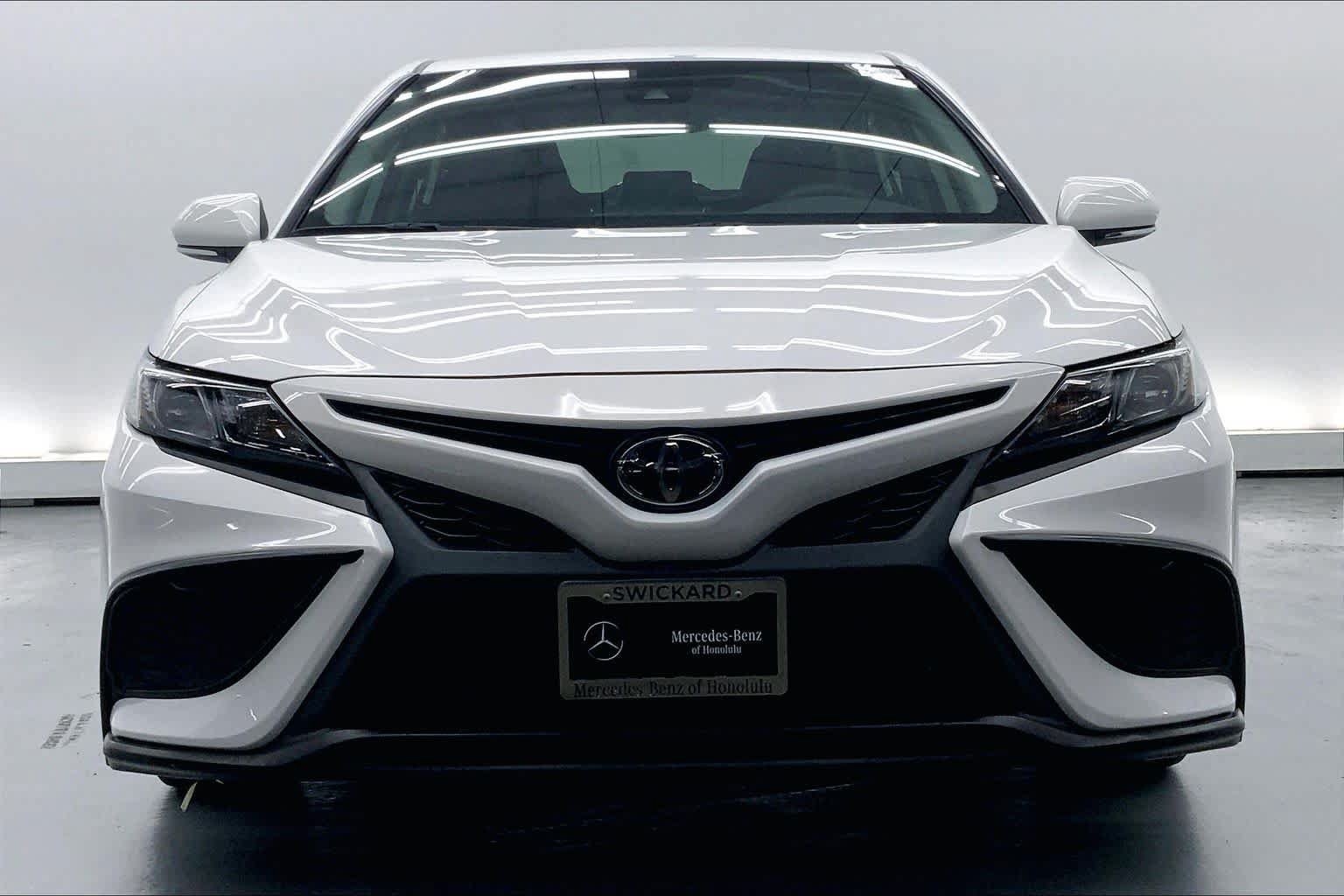 Used 2022 Toyota Camry SE FWD image 7