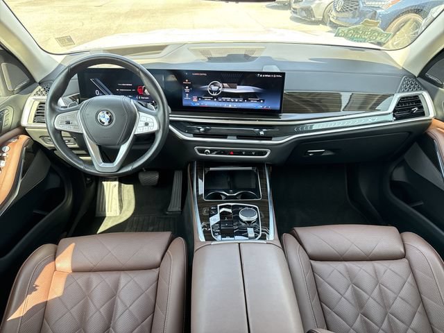 Used 2025 BMW X7 xDrive40i w/ Premium Package AWD/4WD image 13