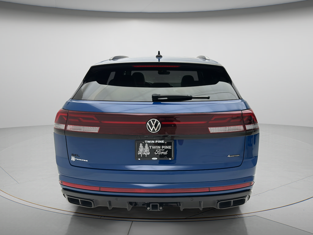 Used 2025 Volkswagen Atlas Cross Sport SEL R-Line AWD/4WD image 4