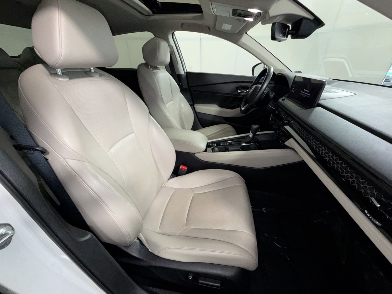 Used 2023 Honda Accord Touring image 35