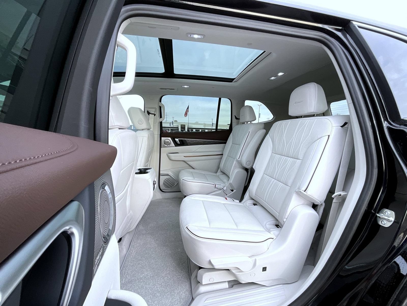 New 2026 Buick Enclave Avenir w/ Super Cruise Package AWD/4WD image 19