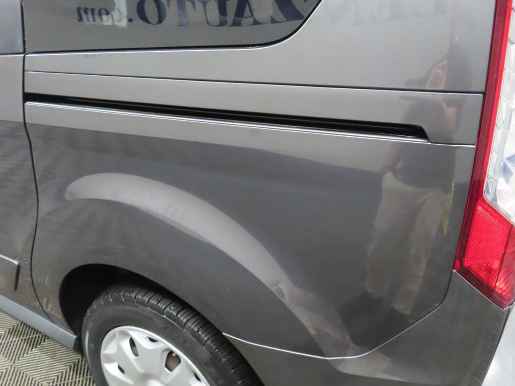 Used 2018 Ford Transit Connect XLT image 38