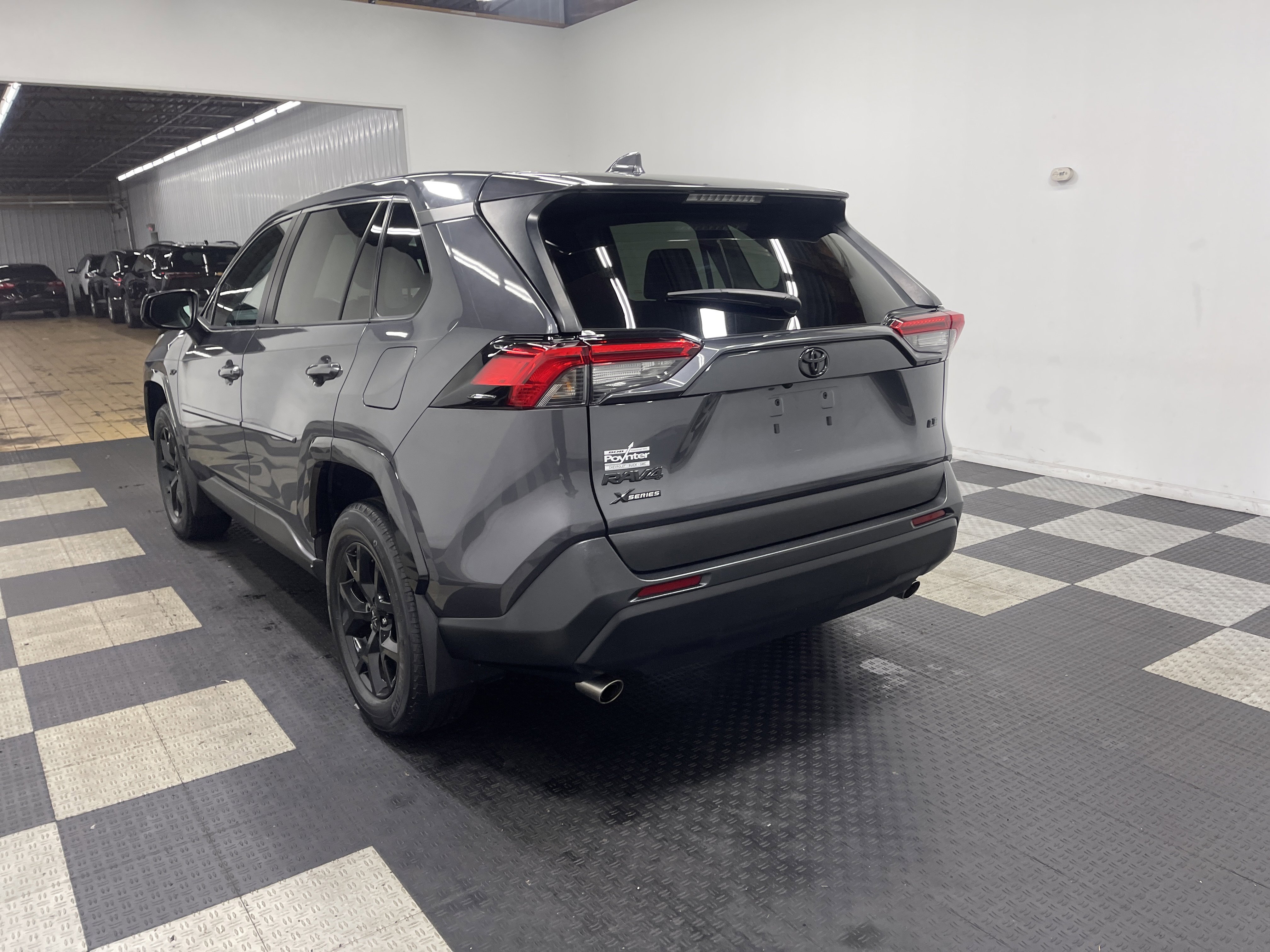 Used 2022 Toyota RAV4 LE image 2