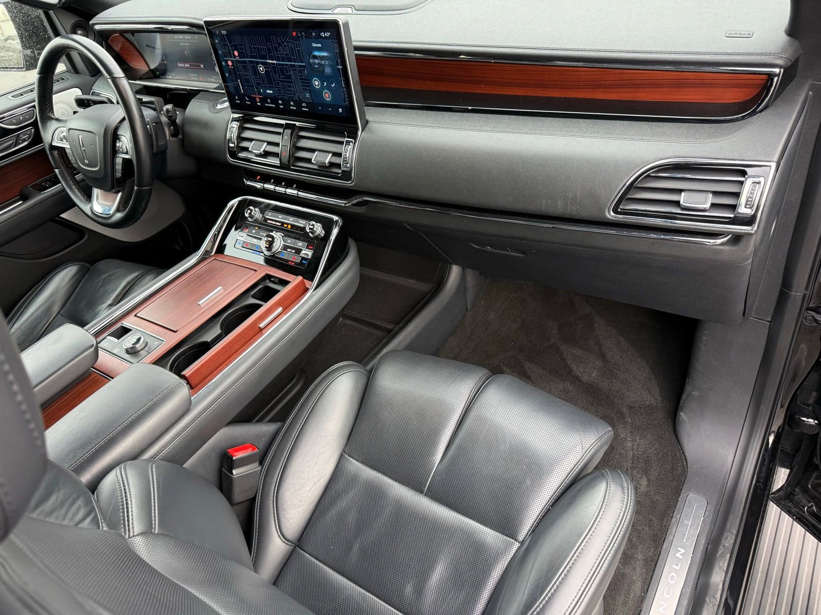 Used 2023 Lincoln Navigator Reserve image 20