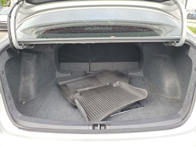 Used 2025 Toyota Corolla SE FWD image 5