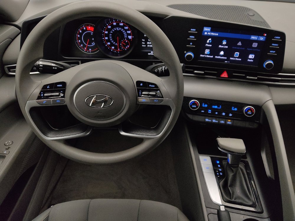 Used 2022 Hyundai Elantra SEL FWD image 22