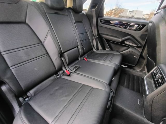 Used 2020 Porsche Cayenne image 56