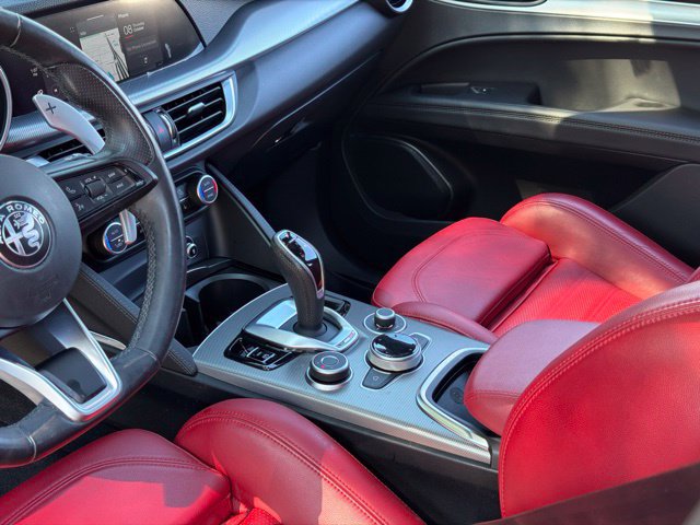 Used 2023 Alfa Romeo Stelvio Veloce AWD/4WD image 38