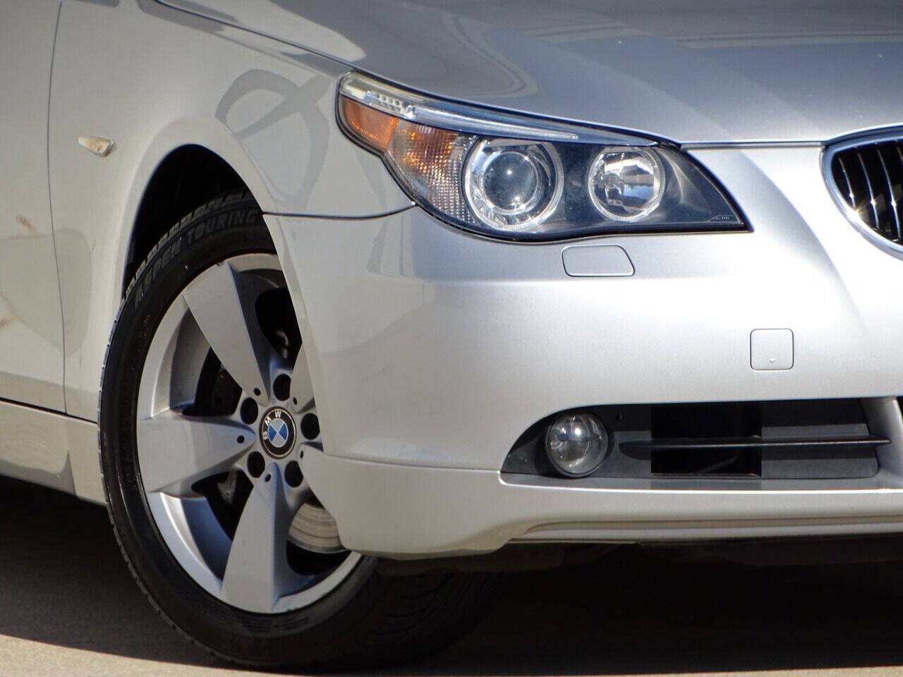 Used 2007 BMW 530xi Wagon AWD/4WD image 26