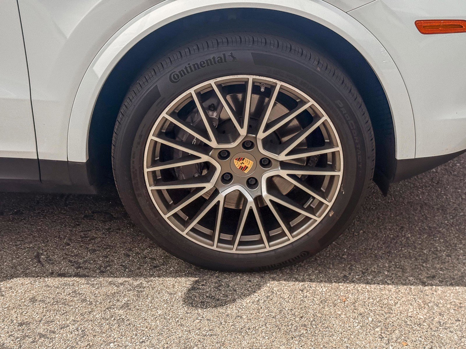 Used 2023 Porsche Cayenne Platinum Edition image 10